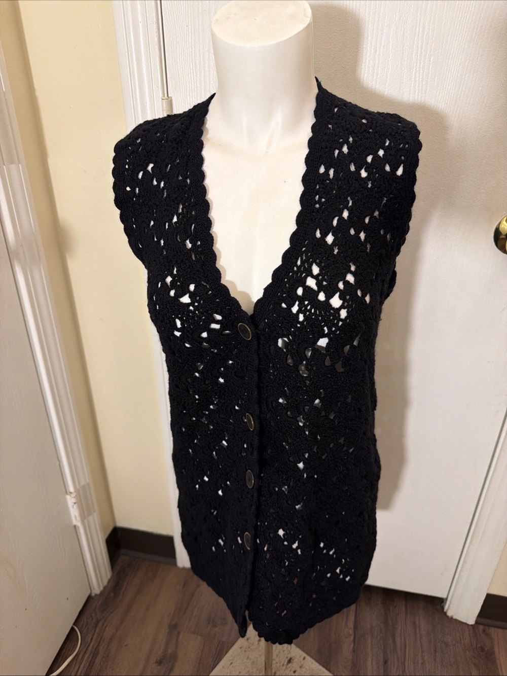Cynthia Steffe Black Merino Wool Crochet Vest Button Front Sz Small Boho Floral